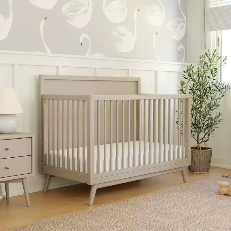Lit de bébé convertible 4-en-1 Palma Mid-Century avec kit de conversion pour lit de tout-petit