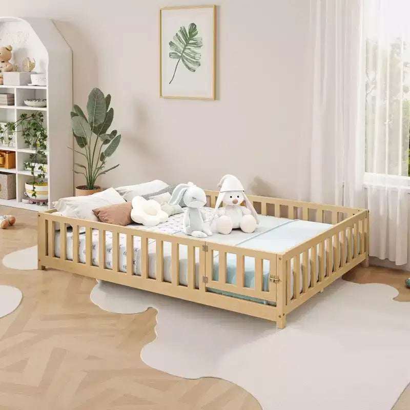 Lit au sol pleine grandeur pour tout-petits avec lattes de support et porte, lit Montessori moderne avec barrières pour chambre à coucher