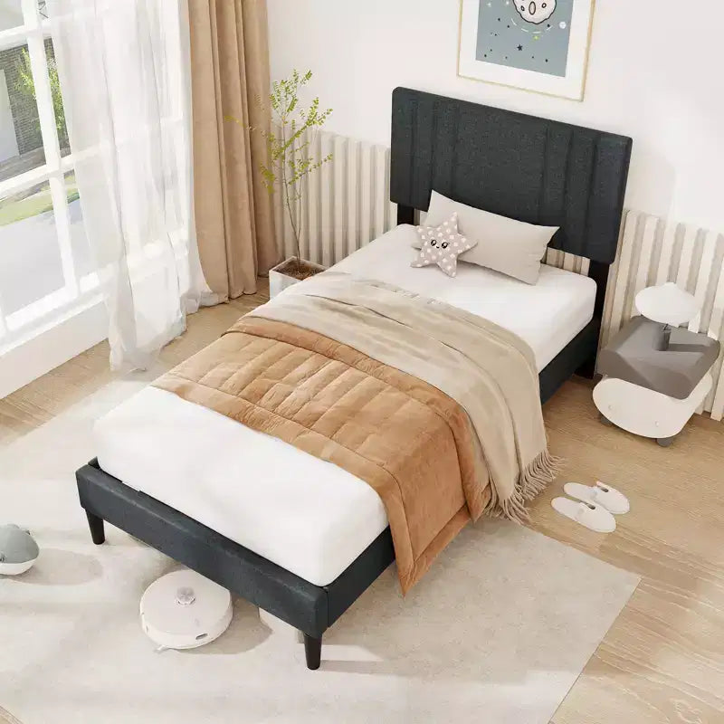 Cadre de lit double / intégral / queen-size avec tête de lit capitonnée à rainures verticales et lattes en bois