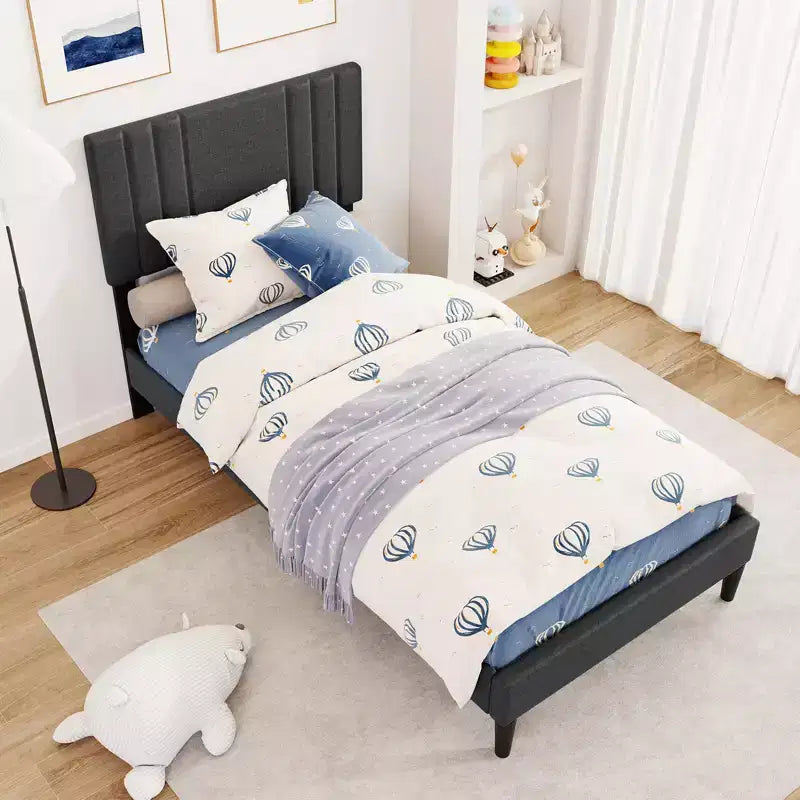 Cadre de lit double / intégral / queen-size avec tête de lit capitonnée à rainures verticales et lattes en bois