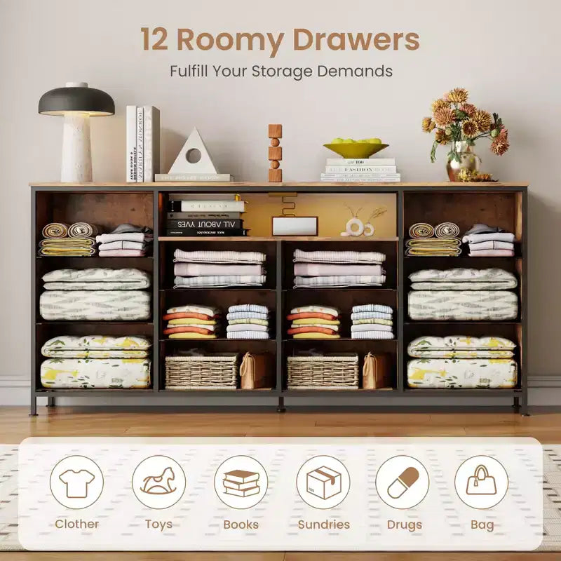 Commode 12 tiroirs Meuble TV pour téléviseur 65 70 75 pouces 63 L Commode longue blanche pour chambre à coucher avec lumières LED et prises de courant Tiroirs en tissu pour placard